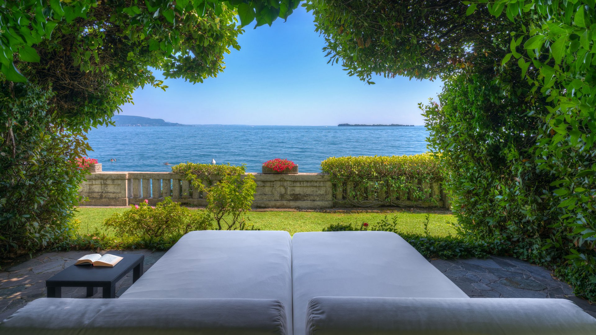 Una vacanza da batticuore Benvenuti nel vostro hotel a Gardone Riviera!